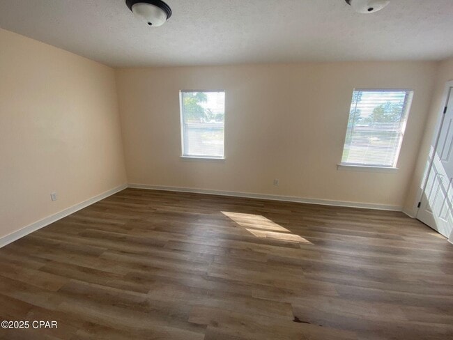Building Photo - 606 Florida Ave