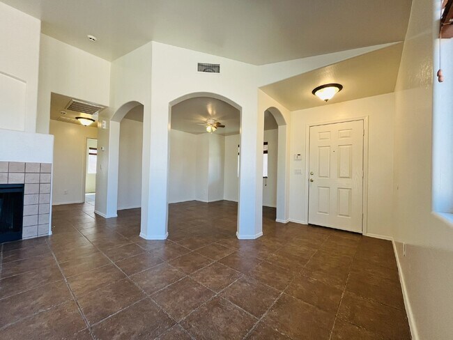 Building Photo - "Charming 3-Bedroom Oasis with 2 Full Baths in Buckeye - 1574 Sq Ft of Comfort!"