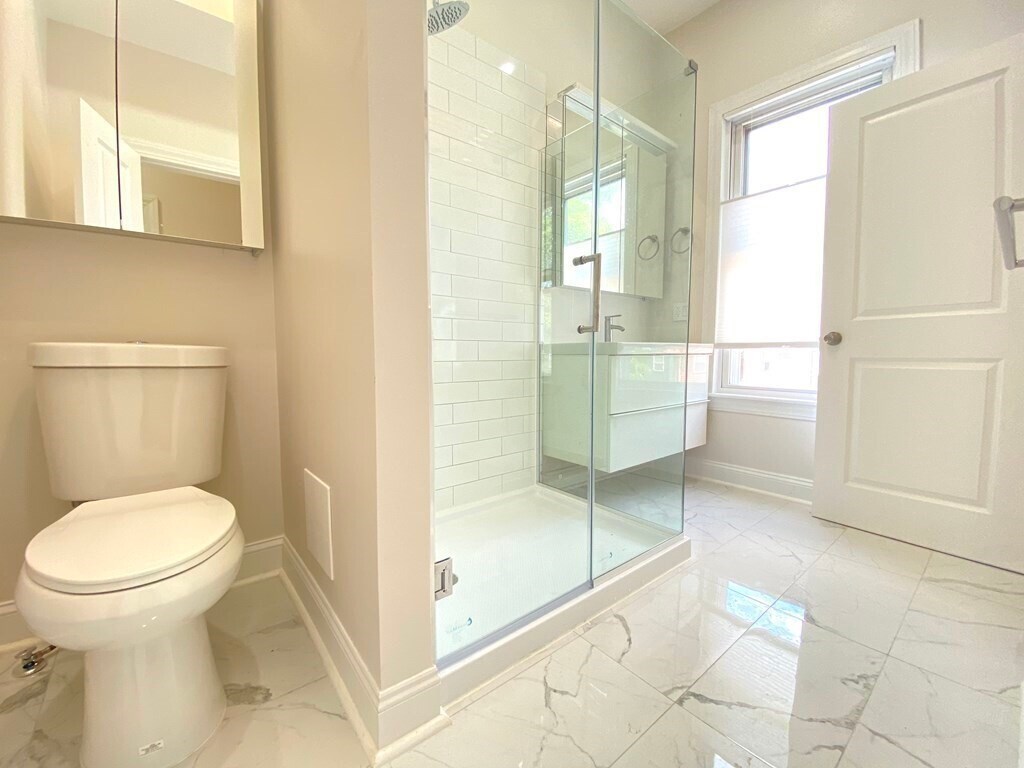 Building Photo - 258 W Broadway