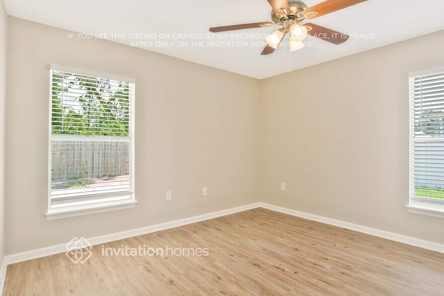 Building Photo - 223 Churchill Ct