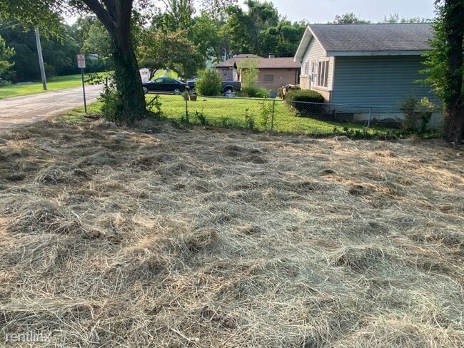 Building Photo - 2 br, 1 bath House - 2034 Pearl Dr