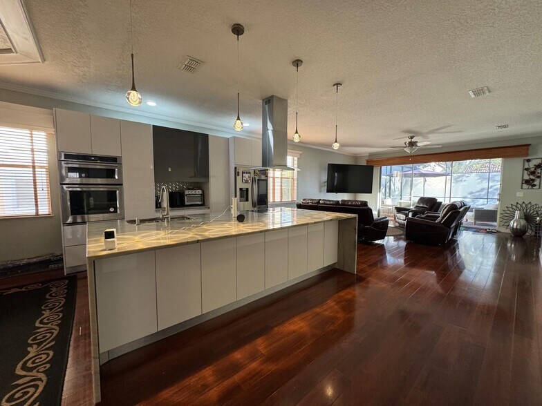 Building Photo - 11745 Via Lucerna Cir