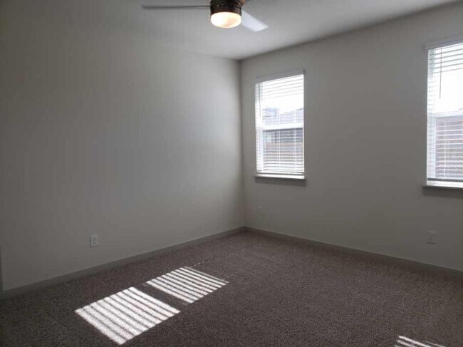 Building Photo - 205 Tequilana Pass