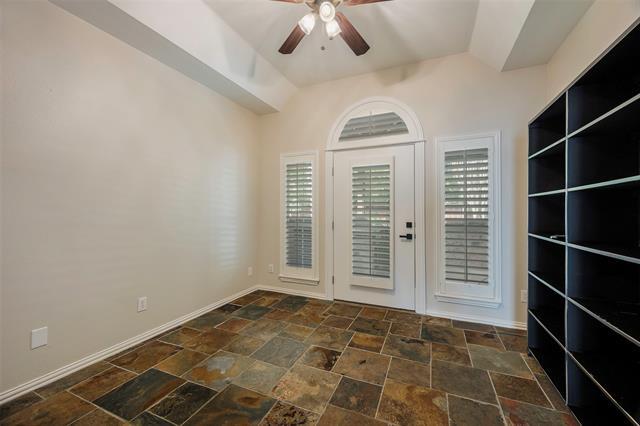 Building Photo - 2912 Meadow Glen Dr
