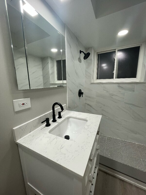 Building Photo - 5940 N Odell Ave