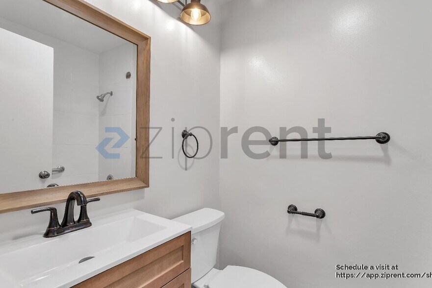 Building Photo - 123 Buckelew St