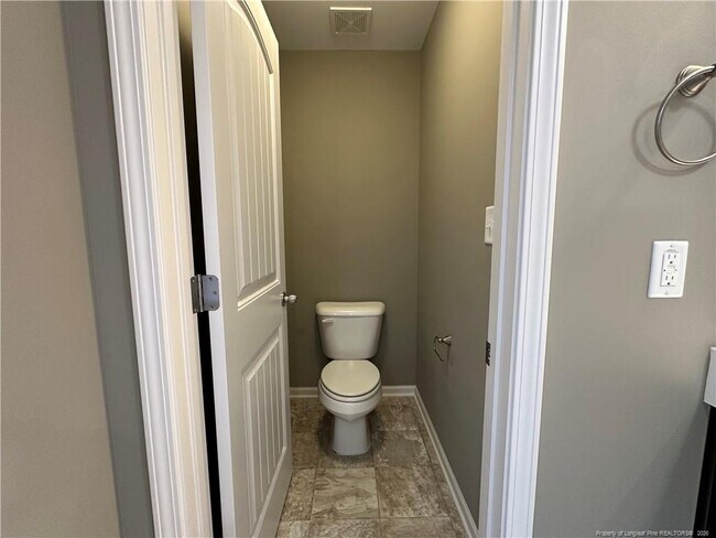 Building Photo - 5613 Bright View St