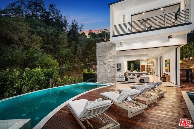 Building Photo - 1200 Angelo Dr