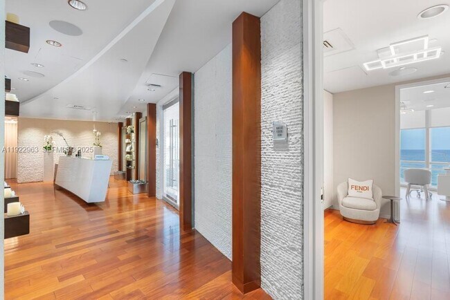 Building Photo - 17121 Collins Ave