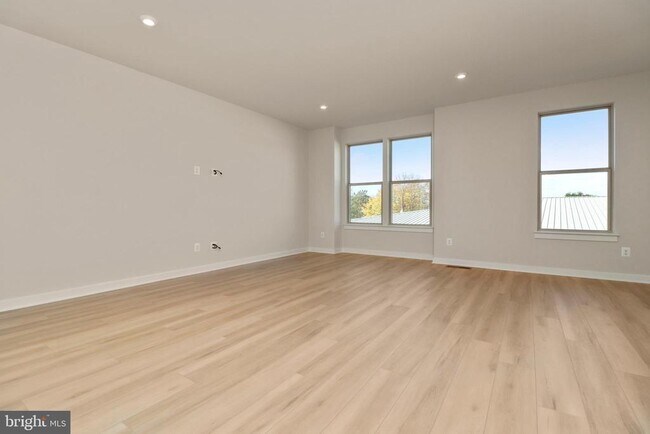 Building Photo - 2176 Glacier Rd