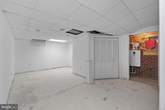 Building Photo - 9201 Rosemont Dr