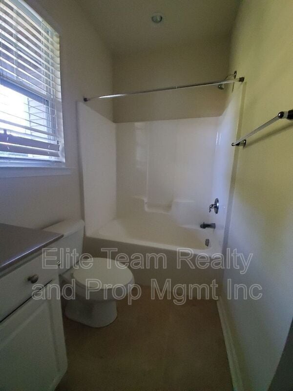 Building Photo - 11190 Bridgewater Dr