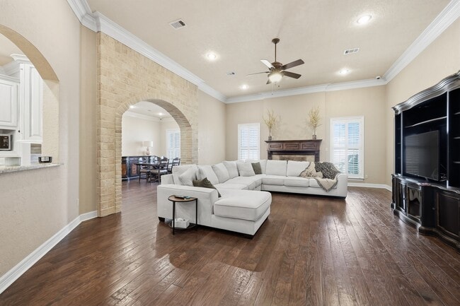 Building Photo - 6470 Claybourn Dr