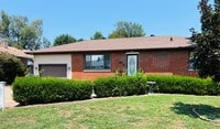 Building Photo - 415 Roanoke Dr