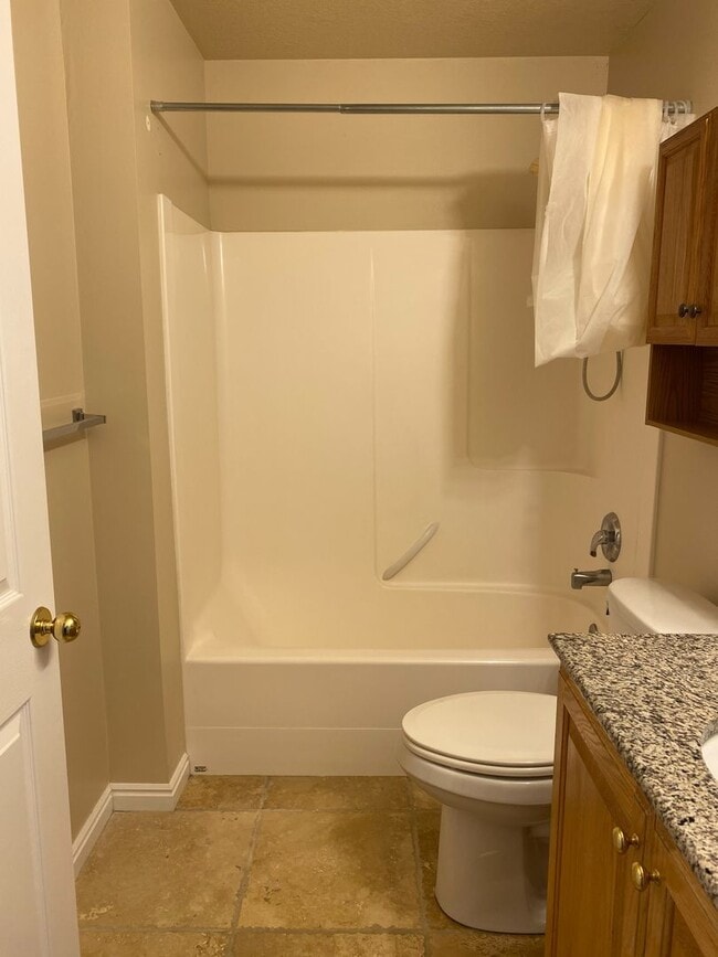 Building Photo - BRENTWOOD CONDO 2 BED 1 BATH