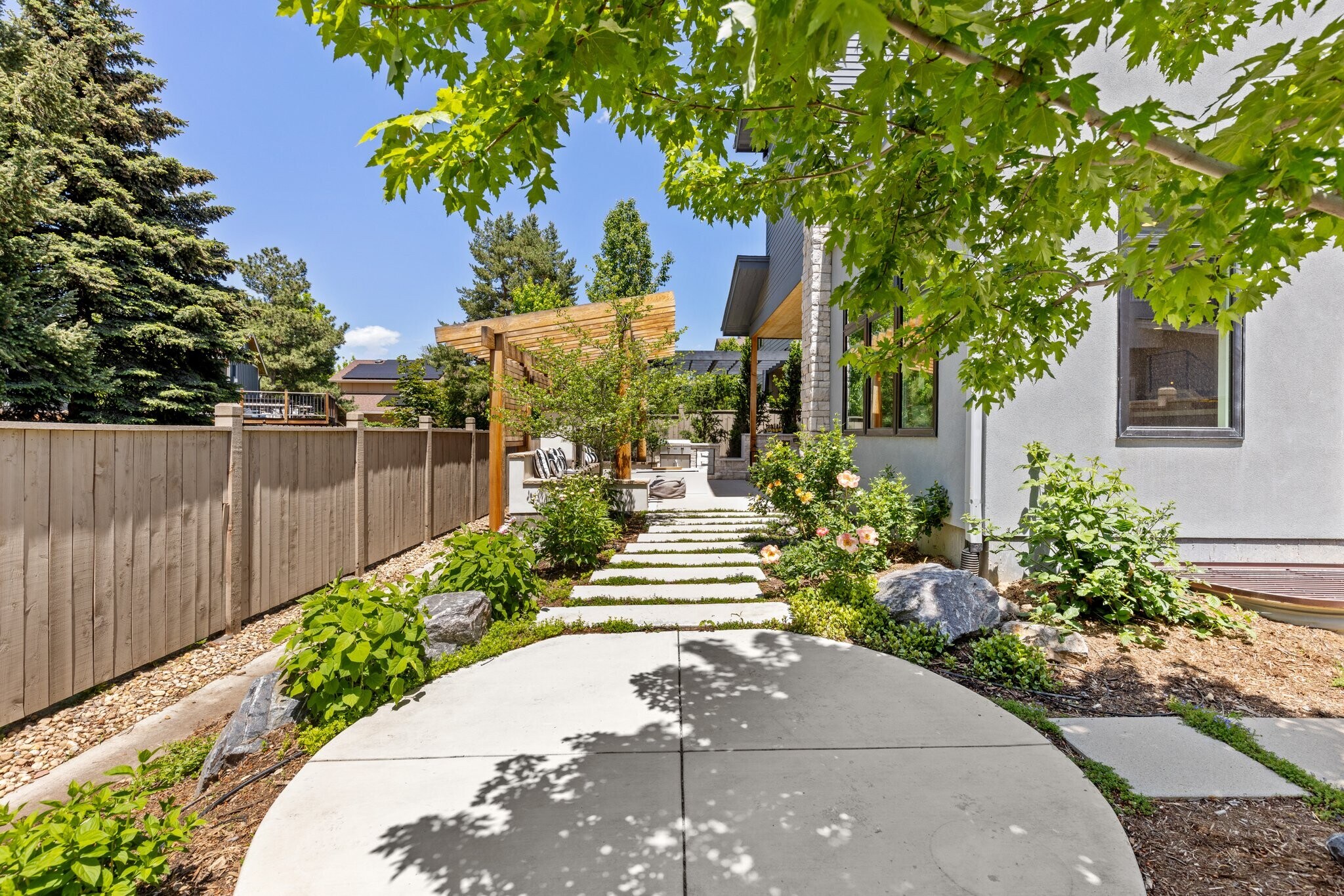Building Photo - 3681 Paonia St