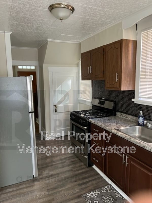 Building Photo - 33 Merritt Ave