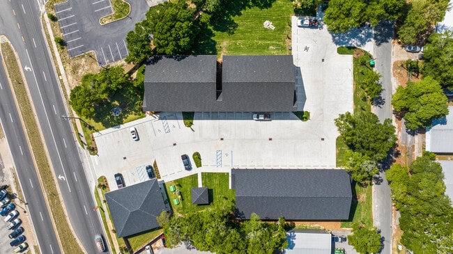 Building Photo - 910 Barrow St