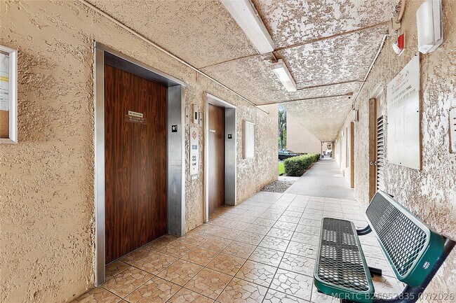 Building Photo - 4550 NW 18th Ave