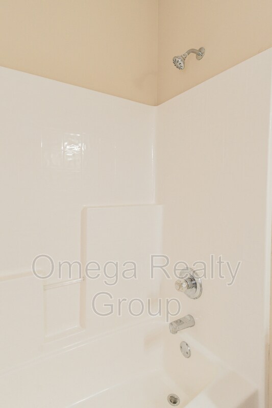 Building Photo - 686 Old Cahaba Dr