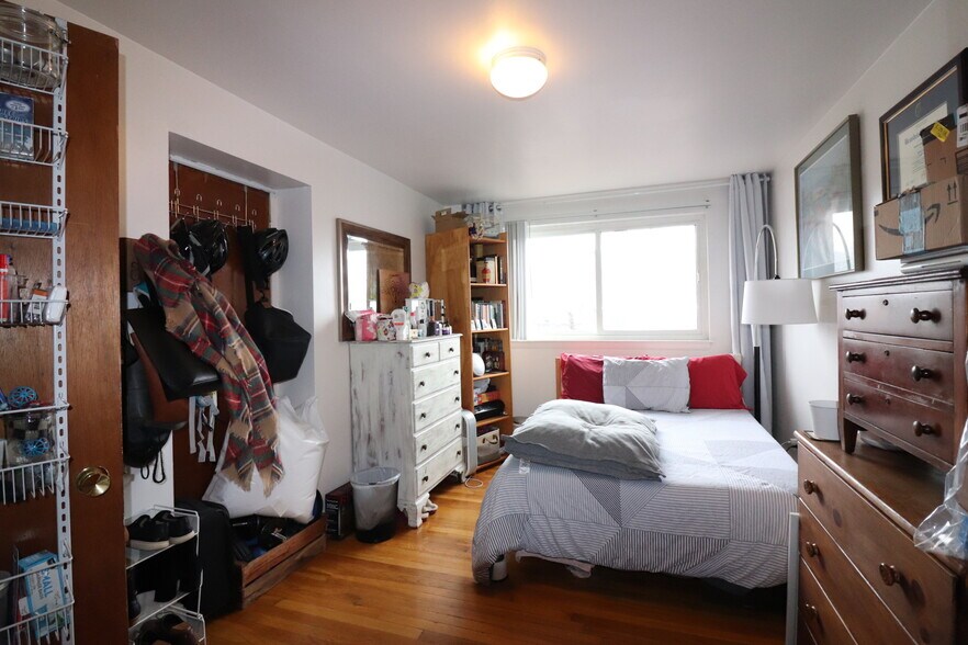 Building Photo - 199 Winthrop Rd