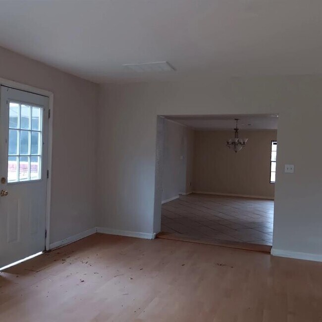 Building Photo - 23472 Pine Forest Dr