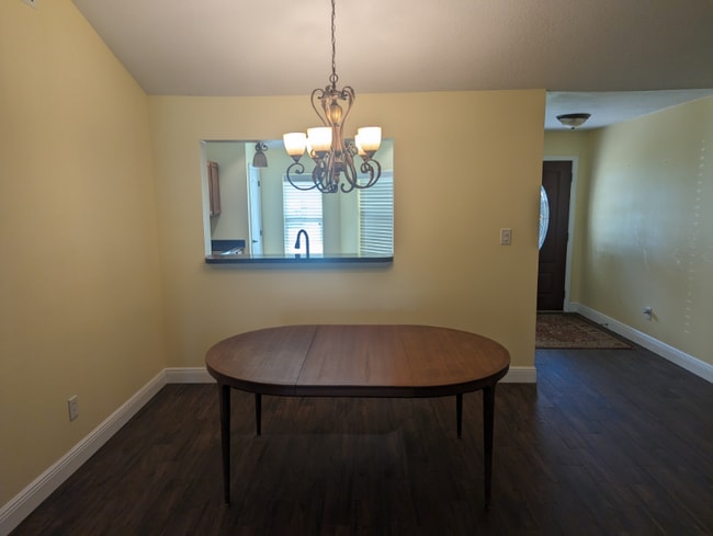 Building Photo - 1043 Weaver Dr