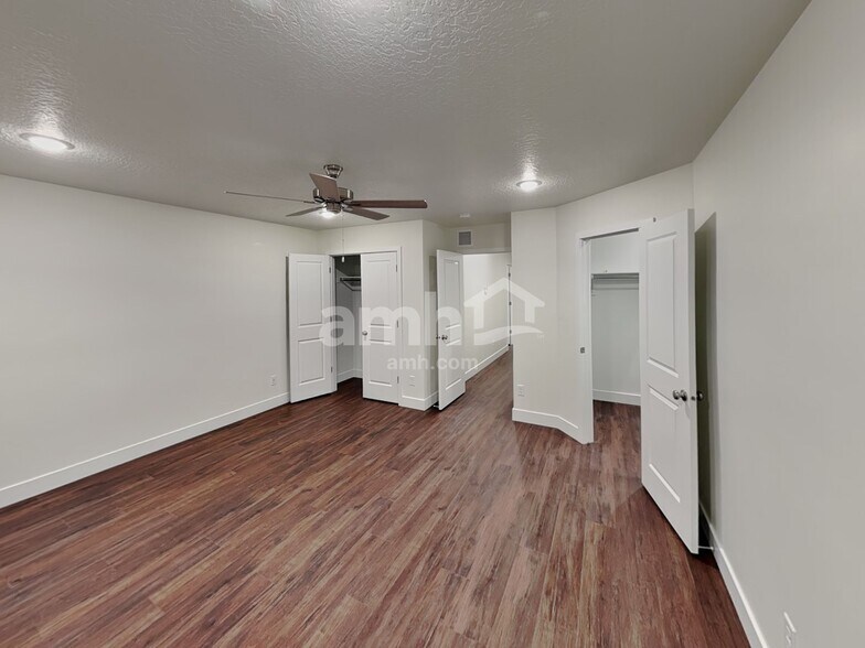 Building Photo - 1193 Redbud Dr