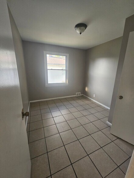 Building Photo - 5073-5075 N 46th St.