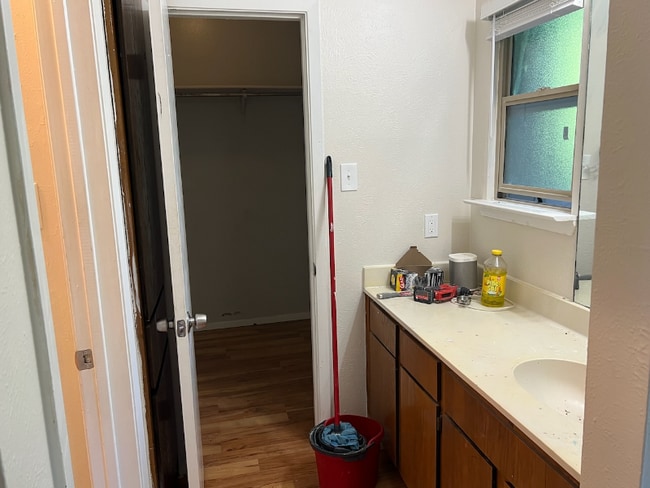 Building Photo - 5305 Indio Dr