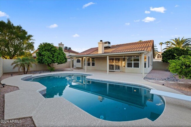 Building Photo - 5623 E Gelding Dr