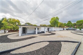 Building Photo - 147 E Central Ave