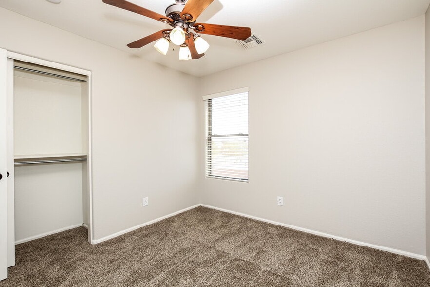 Building Photo - 2501 W Oberlin Way