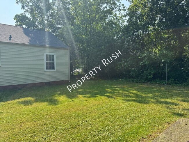 Building Photo - 4502 S Choctaw Dr
