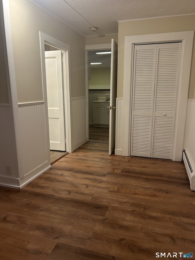 Building Photo - 673 Lovely St