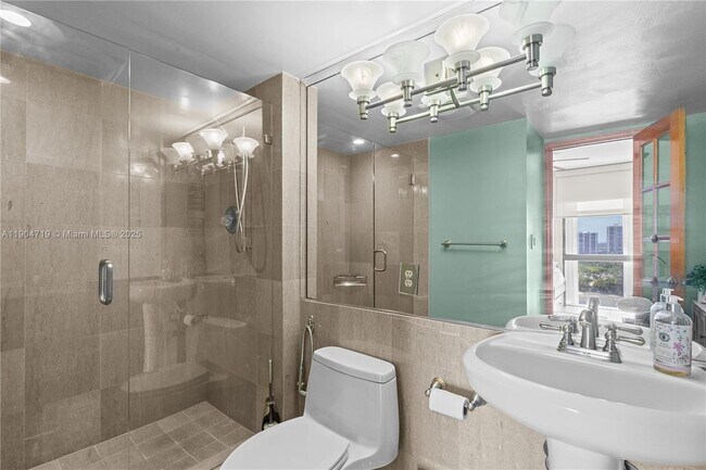 Building Photo - 3675 N Country Club Dr