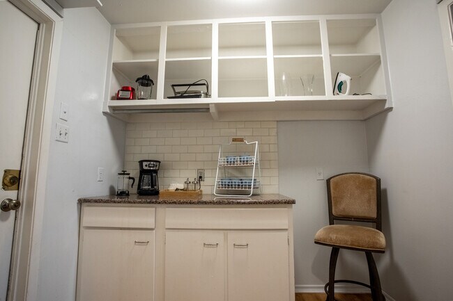 Building Photo - 223 Downshire Dr