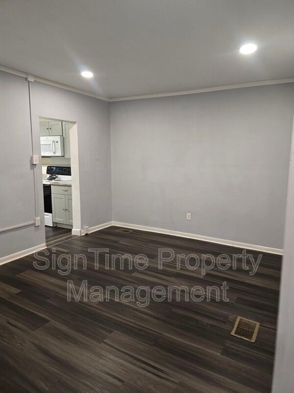 Building Photo - 235 Summit Ave