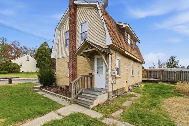 Building Photo - 2 Grandview St