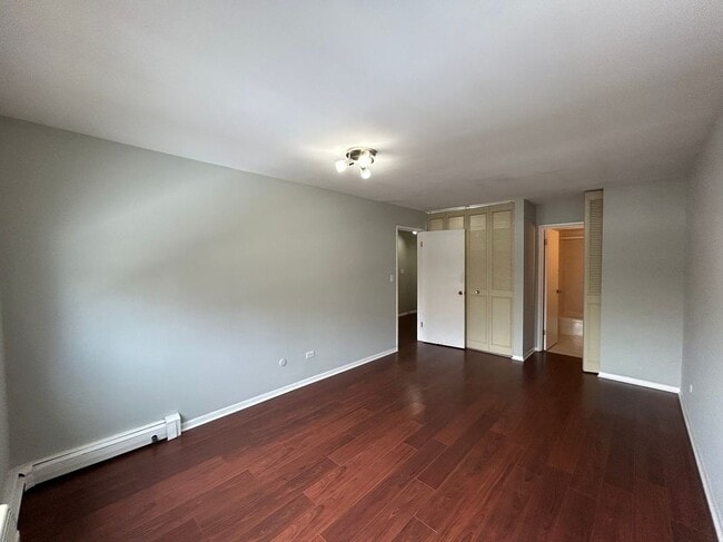 Building Photo - 696 Elm Pl