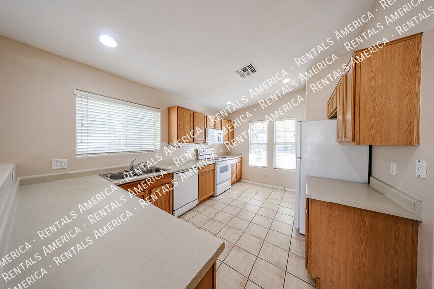 Building Photo - 138 N 153rd Ave