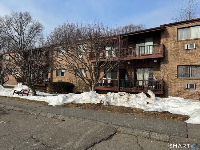 Building Photo - 235 Henry Ave