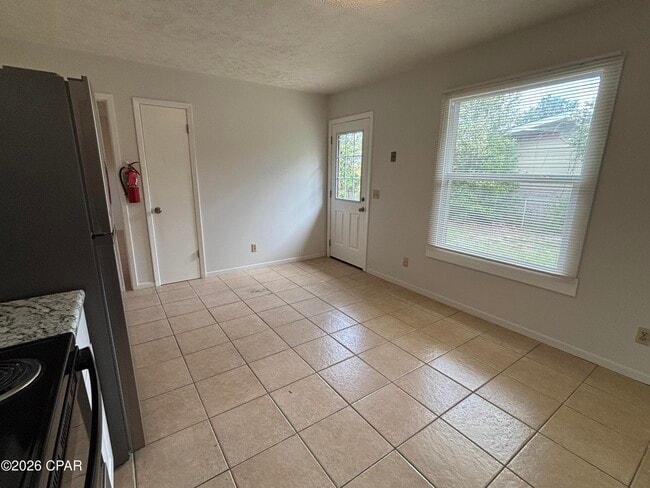 Building Photo - 149 S Hwy 22 A