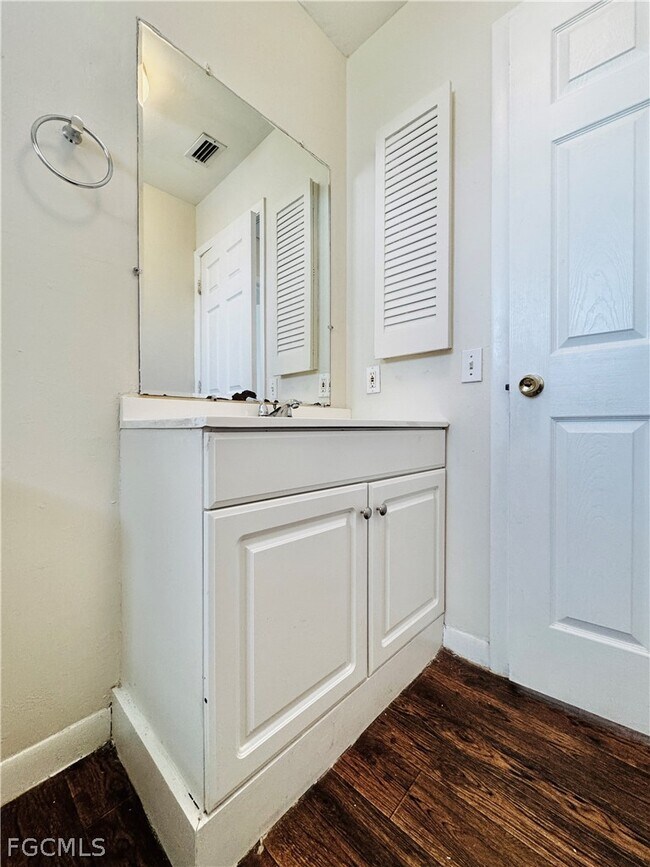 Building Photo - 19045 Holly Rd