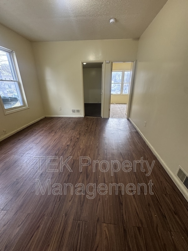 Building Photo - 1010 Clifford Ave