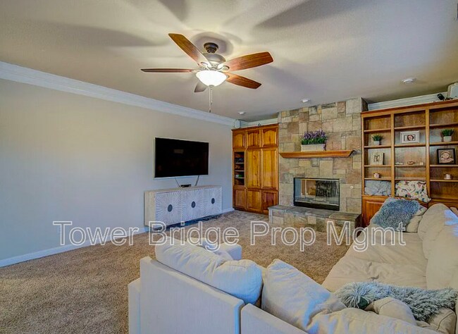 Building Photo - 1518 Southridge Ct