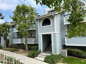 Building Photo - Beautiful 2 bd 2 ba Condo Santa Clarita