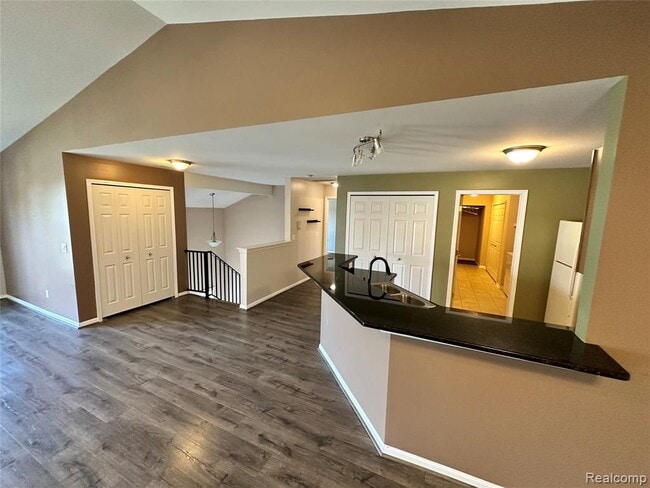Building Photo - 16056 Morningside