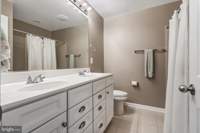 Building Photo - 43596 Mirror Terrace