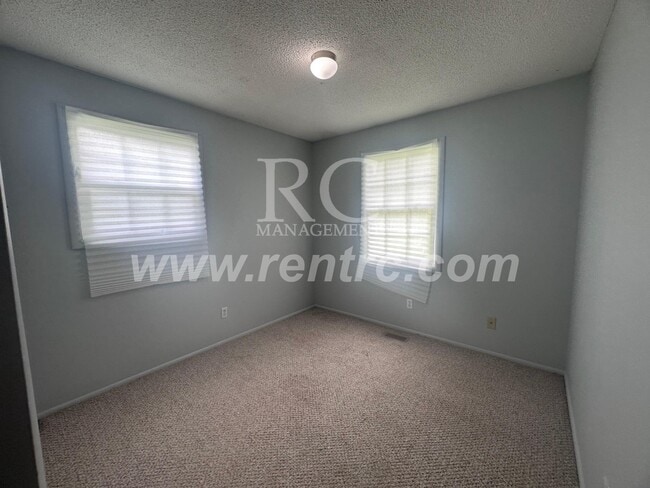 Building Photo - 917 Timberline-